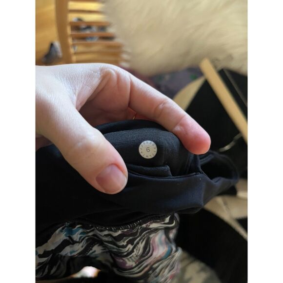 Lululemon Break Free Short in Culture Clash Multi Black - Picture 4 of 4